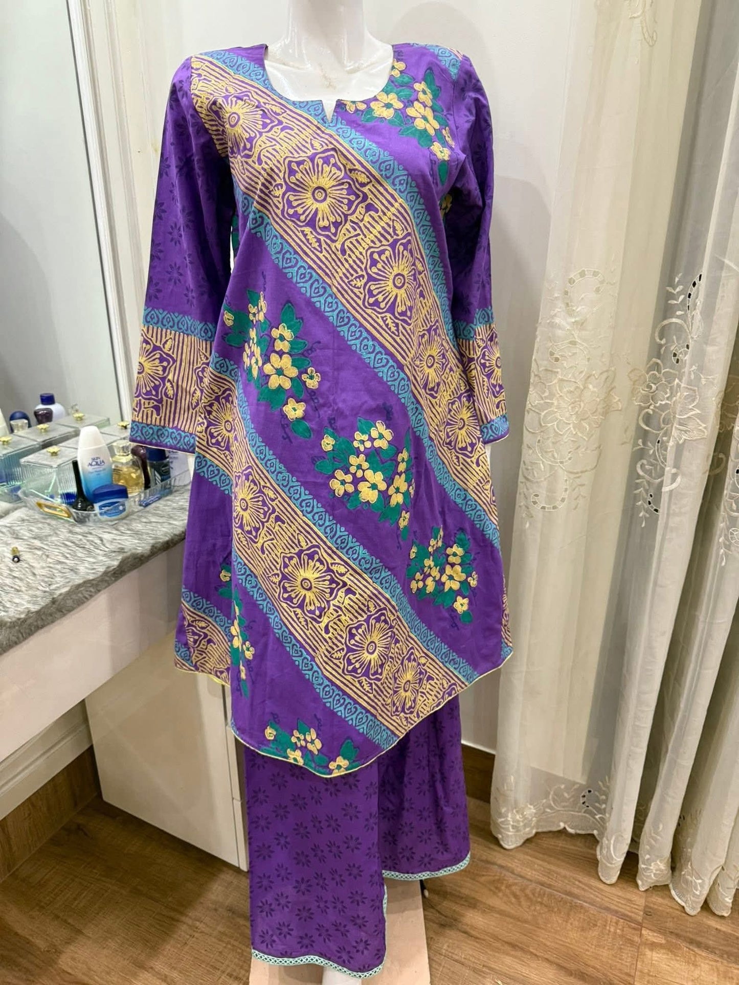 থ্রি পিস ( কামিজ, সালোয়ার, ওড়না )