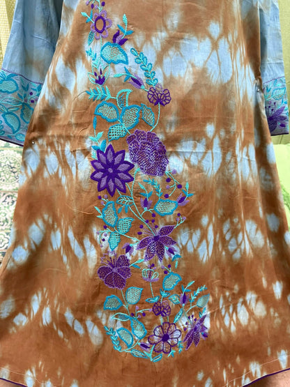 হ্যান্ড এমব্রয়ডারী করা টাইডাই থ্রি পিস