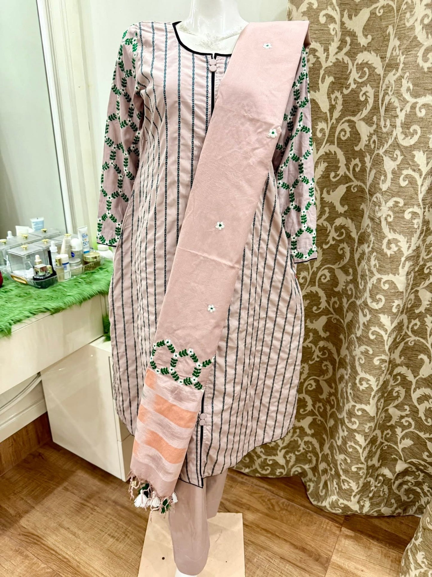 থ্রি পিস