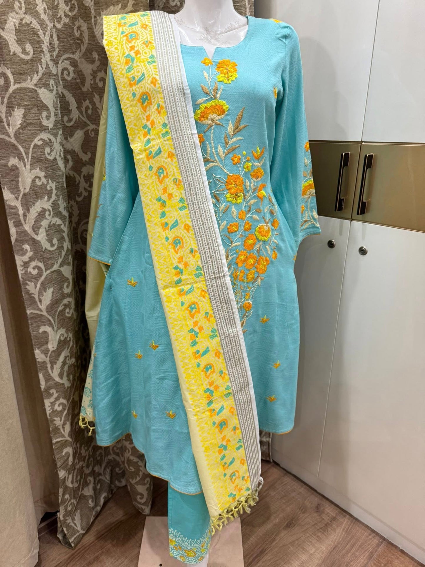 হ্যান্ড এমব্রয়ডারী থ্রি পিস