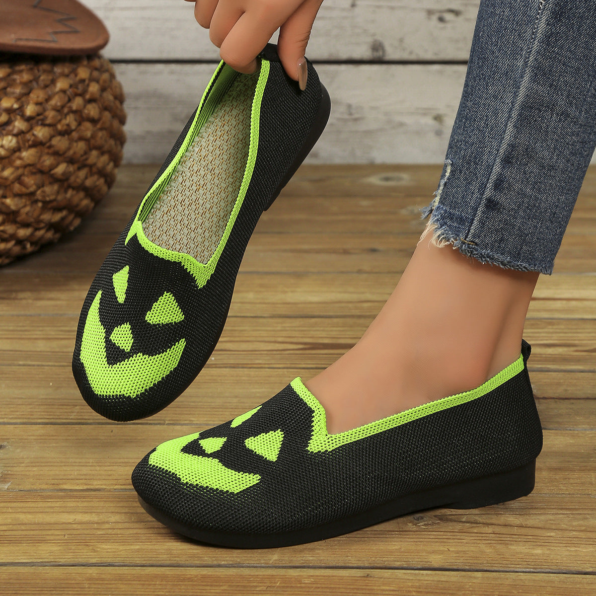 Women's Halloween Pumpkin Printed Breathable Flying Woven Shoes